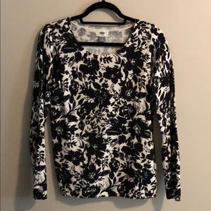 Old Navy Black and White Sweater